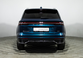 Подержанный автомобиль Geely Monjaro 2024 года (6 фото)