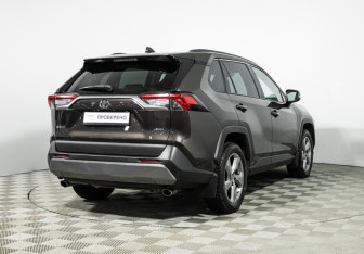 Подержанный автомобиль Toyota RAV4 2021 года (5 фото)