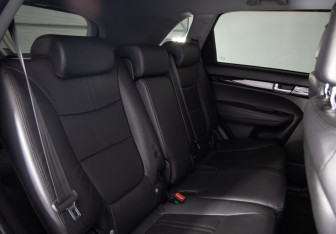 Подержанный автомобиль Kia Sorento 2014 года (19 фото)