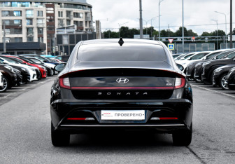 Подержанный автомобиль Hyundai Sonata 2019 года (6 фото)