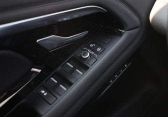 Подержанный автомобиль Land Rover Range Rover Evoque 2020 года (21 фото)