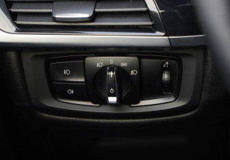 Подержанный автомобиль BMW X5 2016 года (24 фото)