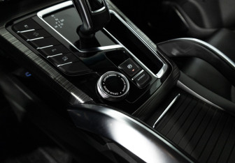 Подержанный автомобиль Geely Atlas Pro 2023 года (17 фото)