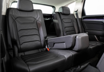 Подержанный автомобиль Volkswagen Touareg 2018 года (31 фото)