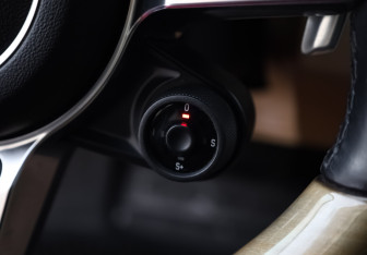 Подержанный автомобиль Porsche Cayenne 2018 года (14 фото)