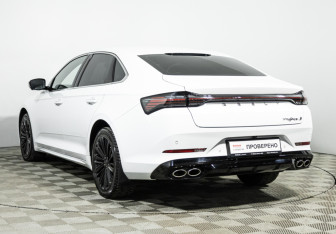 Подержанный автомобиль Geely Preface 2024 года (7 фото)