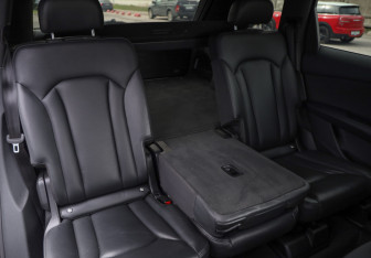 Подержанный автомобиль Audi Q7 2018 года (31 фото)