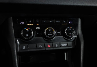 Подержанный автомобиль Skoda Karoq 2020 года (16 фото)