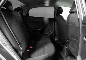 Подержанный автомобиль Kia Rio Sedan 2011 года (14 фото)