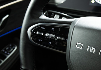 Подержанный автомобиль Omoda C5 2024 года (21 фото)