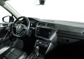 Подержанный автомобиль Volkswagen Tiguan 2017 года (9 фото)