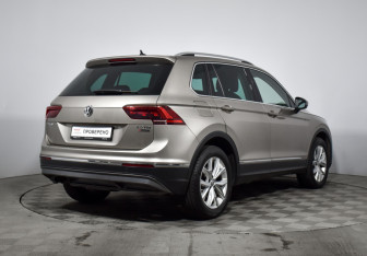 Подержанный автомобиль Volkswagen Tiguan 2017 года (5 фото)