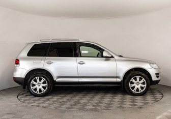 Подержанный автомобиль Volkswagen Touareg 2009 года (4 фото)