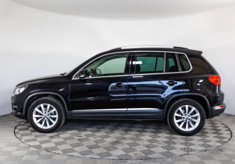 Подержанный автомобиль Volkswagen Tiguan 2013 года (8 фото)