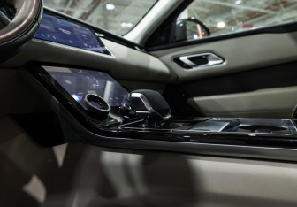Подержанный автомобиль Land Rover Range Rover Velar 2021 года (27 фото)