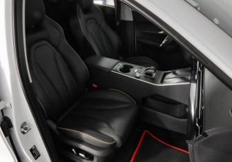 Подержанный автомобиль Omoda C5 2023 года (27 фото)