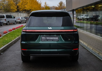 Подержанный автомобиль LiXiang L9 2023 года (5 фото)