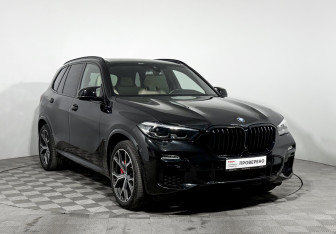 Подержанный автомобиль BMW X5 2020 года (3 фото)