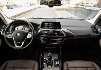 Подержанный автомобиль BMW X3 2020 года (14 фото)