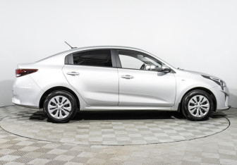 Подержанный автомобиль Kia Rio Sedan 2021 года (4 фото)