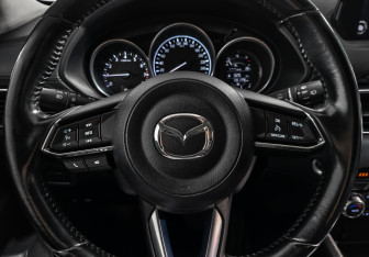 Подержанный автомобиль Mazda CX-5 2018 года (15 фото)