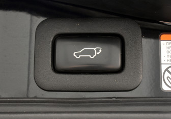 Подержанный автомобиль Toyota Land Cruiser Suv 2015 года (54 фото)