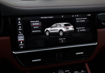 Подержанный автомобиль Porsche Cayenne 2019 года (18 фото)