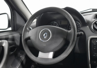 Подержанный автомобиль Renault Duster 2014 года (14 фото)