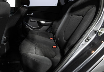 Подержанный автомобиль Kia Rio Sedan 2014 года (10 фото)