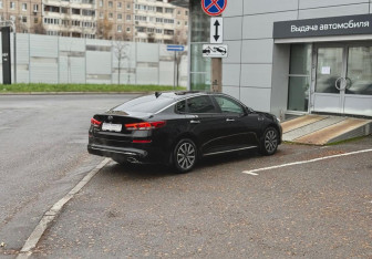 Подержанный автомобиль Kia Optima Sedan 2019 года (4 фото)