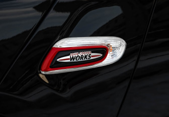 Подержанный автомобиль MINI Hatch 2020 года (10 фото)