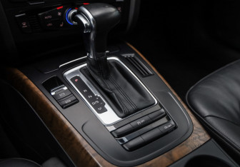 Подержанный автомобиль Audi A4 Sedan 2014 года (16 фото)