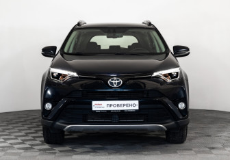 Подержанный автомобиль Toyota RAV4 2018 года (2 фото)