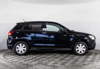 Подержанный автомобиль Mitsubishi ASX 2012 года (4 фото)