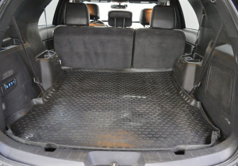 Подержанный автомобиль Ford Explorer 2015 года (17 фото)