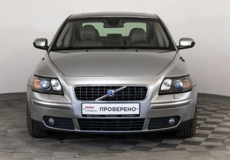 Подержанный автомобиль Volvo S40 2006 года (2 фото)