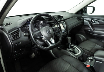 Подержанный автомобиль Nissan X-Trail 2019 года (11 фото)