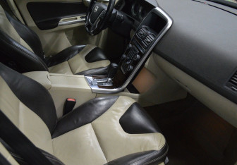 Подержанный автомобиль Volvo XC60 2012 года (11 фото)