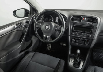 Подержанный автомобиль Volkswagen Golf Hatchback 2011 года (9 фото)