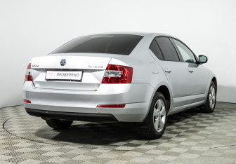 Подержанный автомобиль Skoda Octavia Liftback 2014 года (5 фото)