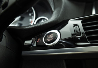 Подержанный автомобиль BMW X3 2014 года (19 фото)