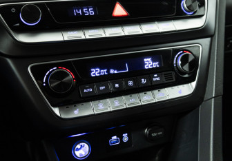 Подержанный автомобиль Hyundai Sonata 2017 года (16 фото)