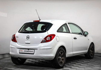 Подержанный автомобиль Opel Corsa 2013 года (5 фото)