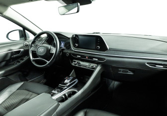 Подержанный автомобиль Hyundai Sonata 2020 года (9 фото)