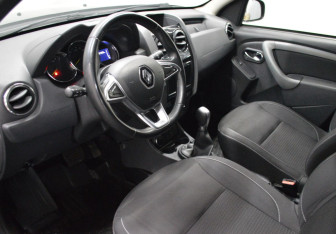 Подержанный автомобиль Renault Duster 2020 года (10 фото)