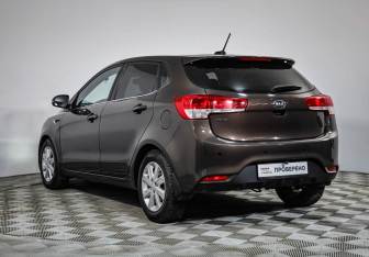 Подержанный автомобиль Kia Rio Hatchback 2017 года (7 фото)