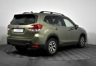 Подержанный автомобиль Subaru Forester Suv 2018 года (5 фото)