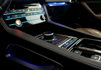 Подержанный автомобиль Jaguar F-Pace 2016 года (37 фото)