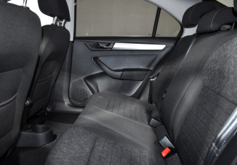 Подержанный автомобиль Skoda Rapid Liftback 2020 года (12 фото)