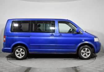 Подержанный автомобиль Volkswagen Multivan 2004 года (4 фото)